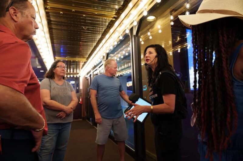 Las Vegas: Fremont Street Secrets & Red Light History Walk - Who Will Love This Tour?