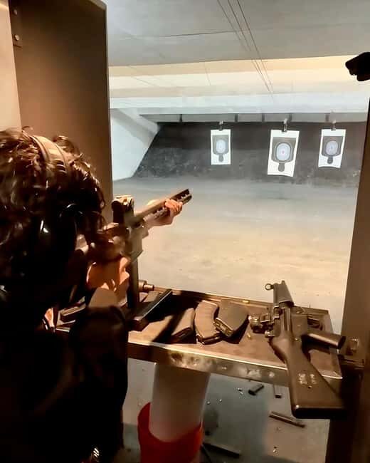 Las Vegas: Gamers Shooting Range Experience - Authenticity and Unique Features