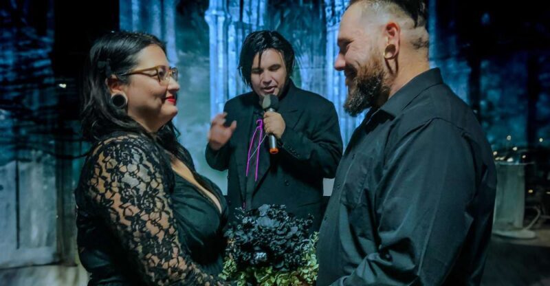 Las Vegas: Haunted House Wedding Ceremony + Photography - Las Vegas: Haunted House Wedding Ceremony + Photography