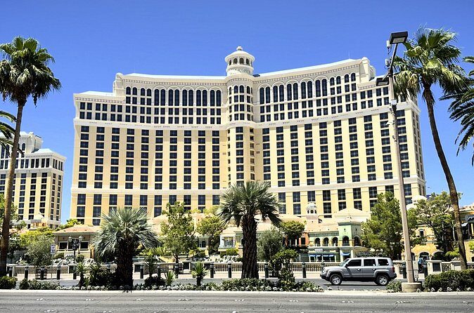 Las Vegas Limo Bus Sightseeing Tour with Iconic Photo Stops - Who Will Love This Tour?