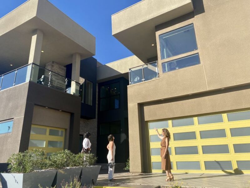 Las Vegas: Luxury Home Tour with Snacks and Drinks - Who Should Book This Tour?