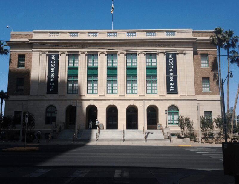 Las Vegas: Mobsters, Casinos, and Speaky Bar Crawl - Authenticity and Group Dynamics