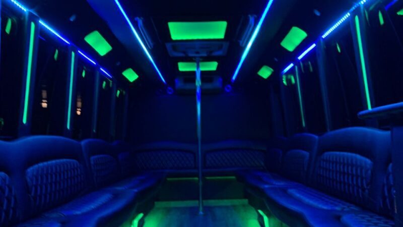 Las Vegas: Private Party Bus Tour Of Vegas Strip w Champagne - FAQ