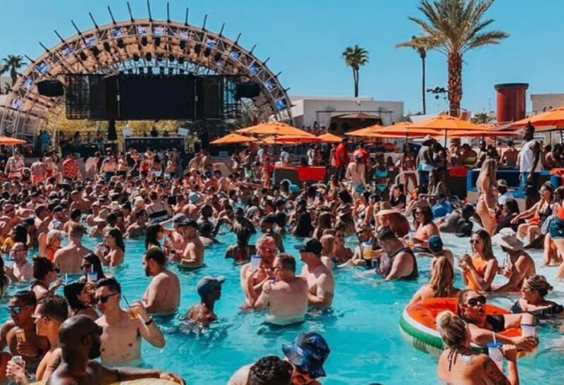 Las Vegas Strip: 3-Stop Pool Party Crawl with Party Bus - The Journey: From Bus to Pool