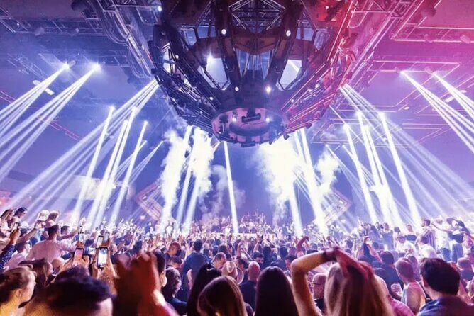 Las Vegas: VIP Club Crawl with Party Bus, Express Entry & Drinks - The Sum Up