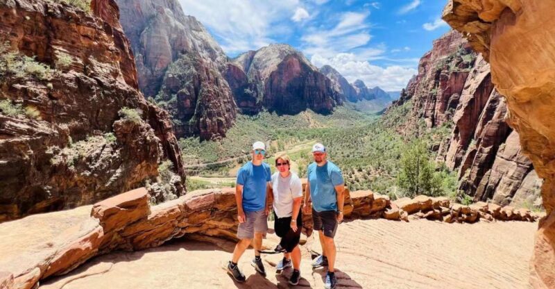 Las Vegas: VIP Guided Photography & Hiking Tour of Zion NP - Exploring Zion National Park with a Guided Eye and a Good Pair of Shoes