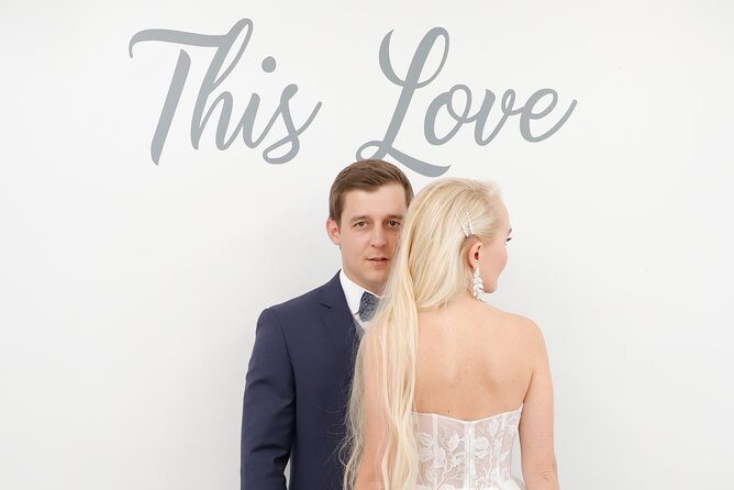 Las Vegas Wedding at Paradise Wedding Chapel - Who Should Consider This Experience?