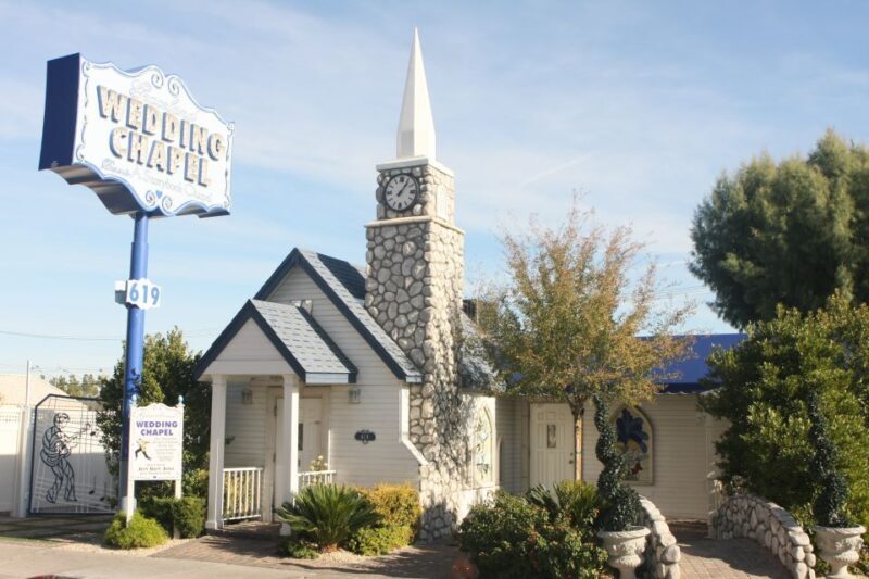 Las Vegas: Wedding or Vow Renewal at Graceland Chapel - The Cost-Value Balance