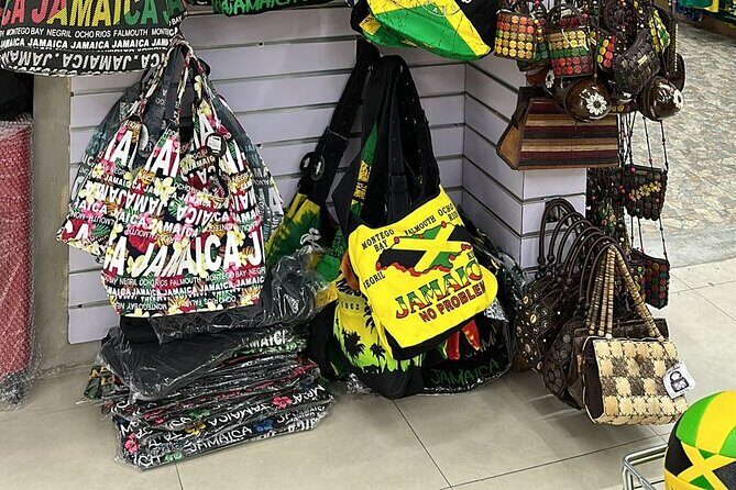 Last Vacation Day Discounted Shopping & Ride to the Airport - FAQ