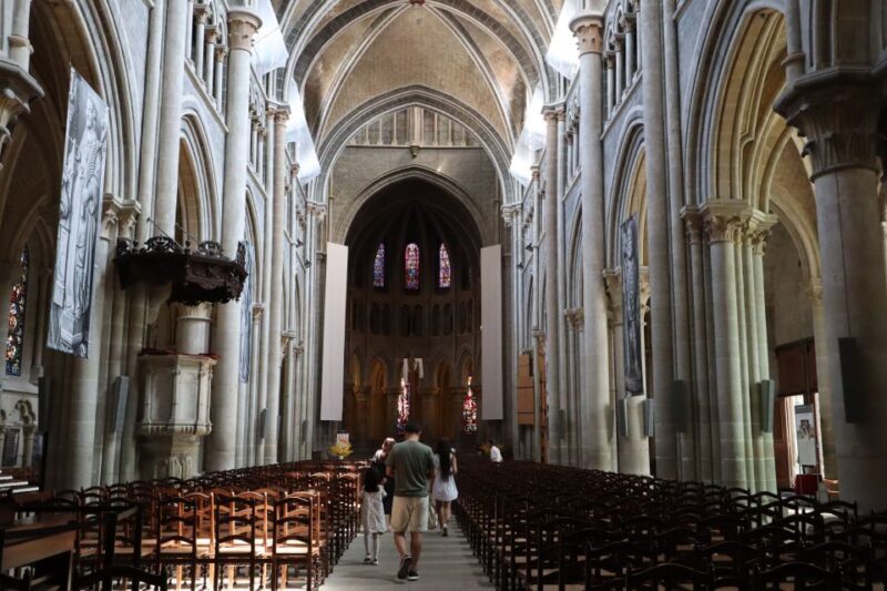 Lausanne: Express Walk with a Local in 60 minutes - The Sum Up