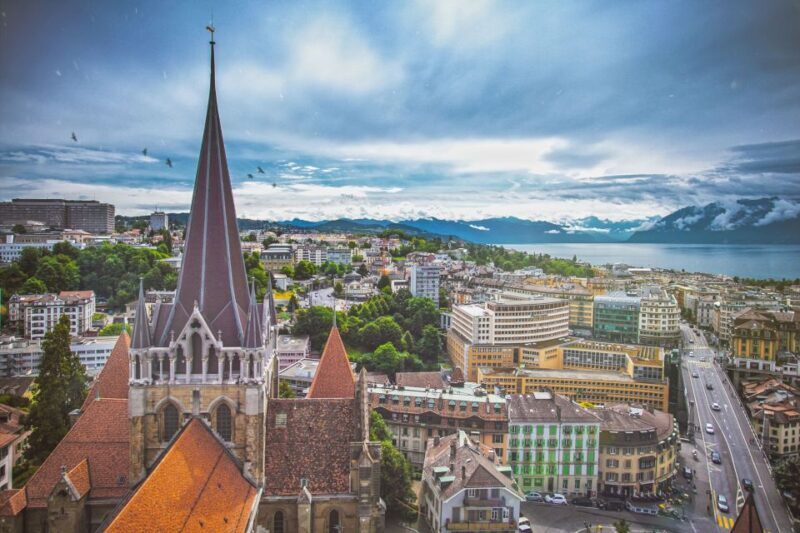 Lausanne: Private custom tour with a local guide - Key Points