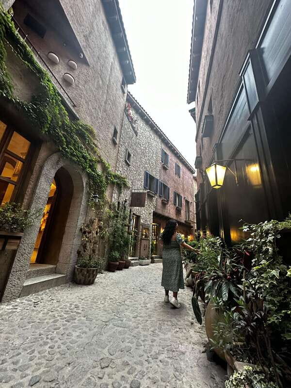 Lavender Ranch, Chautla and Val`Quirico. - Transportation and Group Size