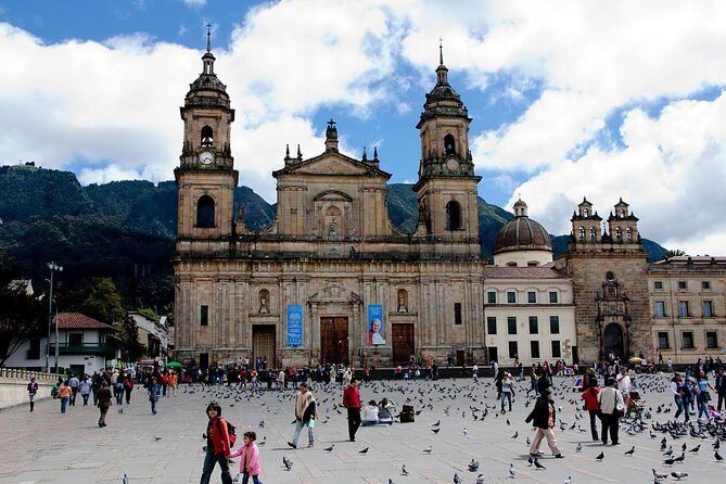Layover Bogotá Private Tour + Transfer in & Out (4 Hrs.) - A Deep Dive into Bogotá’s Short but Sweet Private Tour