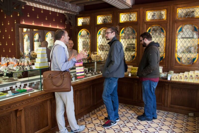 Le Marais: Pastry and Chocolate Food Tour - Key Points