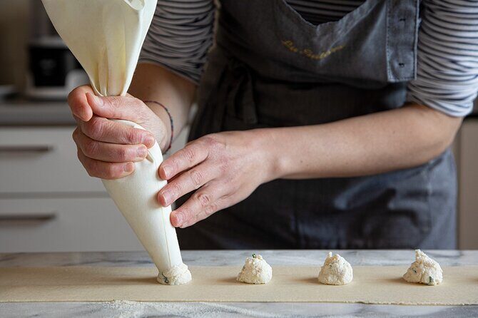 Learn how to make fresh pasta or Sardinian desserts from Vero Local - Key Points