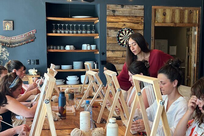 Learn how to weave with natural fibers in San Miguel de Allende - Discover the Art of Weaving in San Miguel de Allende