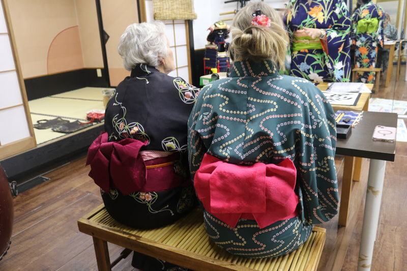 Learn Japanese calligraphy and Zen while wearing a kimono - Change into a kimono before you begin