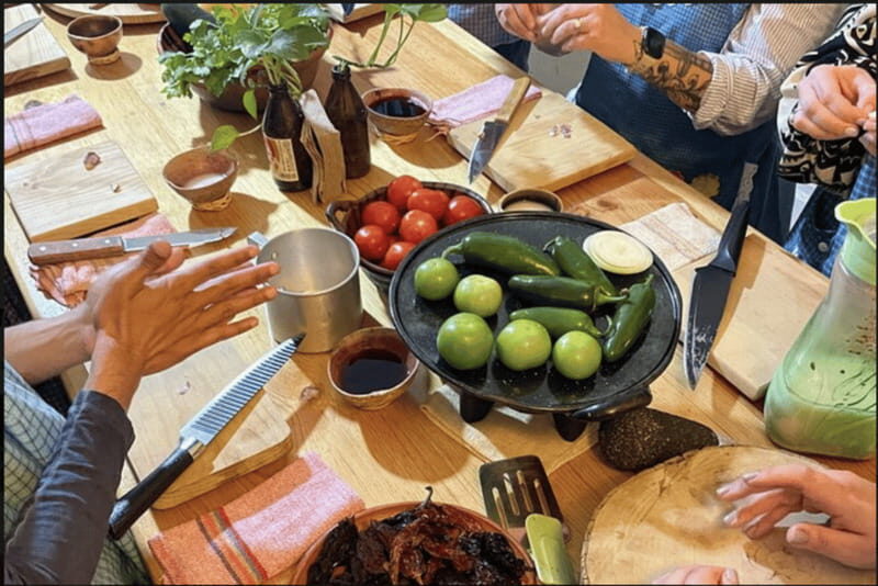 Learn to Cook Mexican Salsas - Learning to Cook Mexican Salsas: An Authentic Flavor Adventure in Mexico City