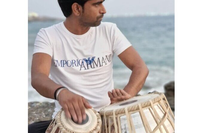 Learn to play a traditional indian instrument in Varanasi! - Key Points