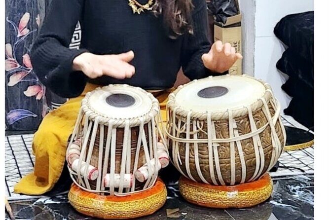 Learn to play a traditional indian instrument in Varanasi! - The Sum Up