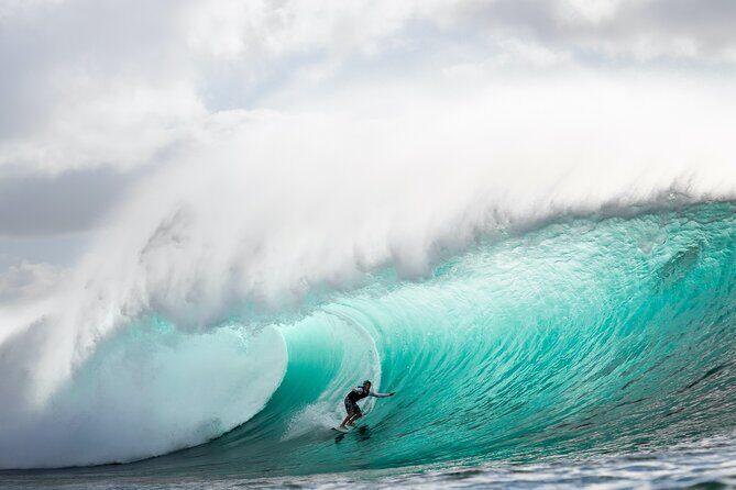 Learn to surf with a local big wave rider on the North Shore of Oahu - Key Points