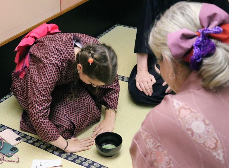 Learn Zen of Making tea Matcha,enjyoing Wagashi in kimono set - A tea lesson built around shared hospitality