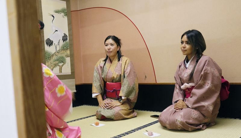 Learn Zen of Making tea Matcha,enjyoing Wagashi in kimono set - Wagashi, seasons and Japanese ideas of beauty