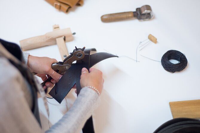 LEATHER GOODS WORKSHOP: Create and design your belt - Who Should Consider This Tour?
