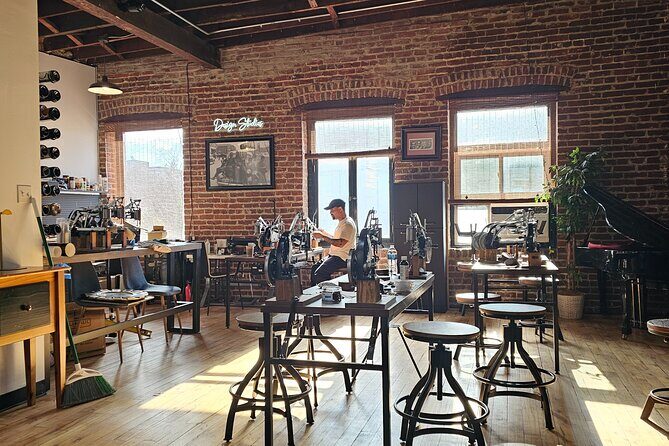 Leather Handbag Sip and Stitch at Rob Hall Design Studios - Leather Handbag Sip and Stitch at Rob Hall Design Studios: A Hands-On Leathercraft Experience in Washington, DC