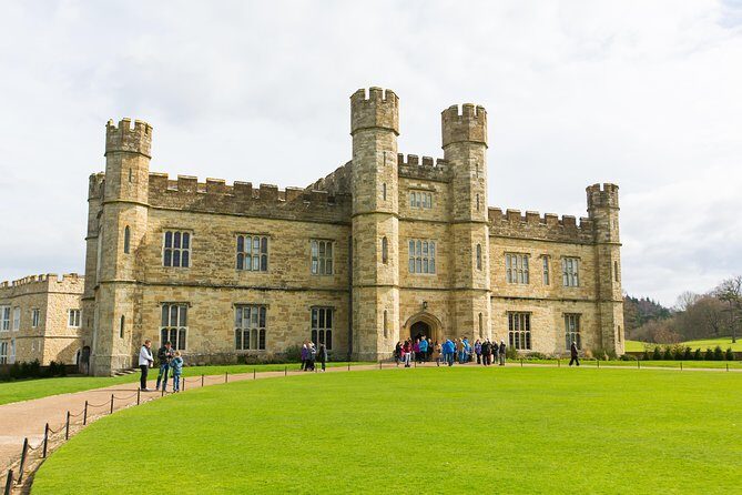 Leeds Castle, Cliffs of Dover and Canterbury Day Trip from London with Guided Cathedral Tour - A Deep Dive into the Tour Experience
