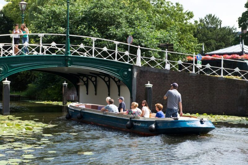 Leiden: Guided City Canal Cruise - An Authentic View of Leidens Waterways