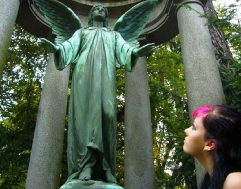 Leipzig: Guided Tour of the Southern Cemetery - A Deep Dive into the Leipzig Southern Cemetery Tour