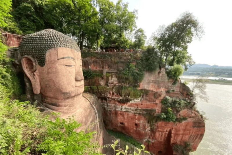 Leshan Giant Buddha Tour: Discover Ancient Stone Masterpiece - The Experience of Visiting