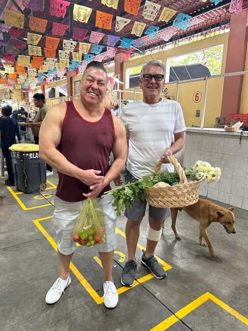 Let's eat at the Tlacolula Market on Sunday and drink Mezcal. - Key Points