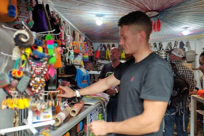 Let's learn Colombian ancestral wisdom with the traditional bag workshop - Key Points