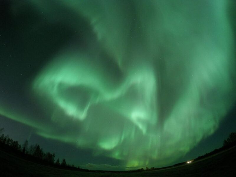 Levi: Search for Northern Lights in snowmobile sleigh - Analyzing the Value