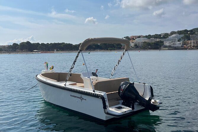 License free boat rental around the coast of santa ponsa - Experience Santa Ponsa Your Way: License-Free Boat Rental