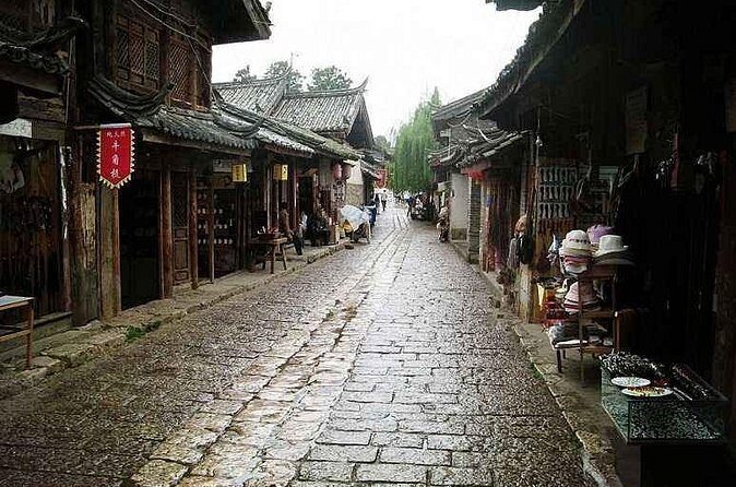 Lijiang Day Tour to Jade Dragon Snow Mountain, Black Dragon Pool and Old Town - Analyzing the Value