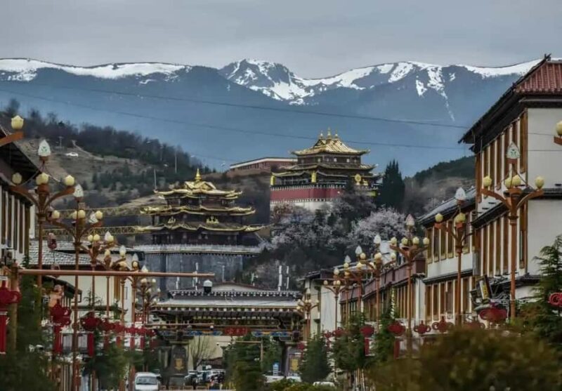 Lijiang: Shangri-La Scenic Area Private Tour - Dukezong Ancient Town: Walking Through Tibetan Time