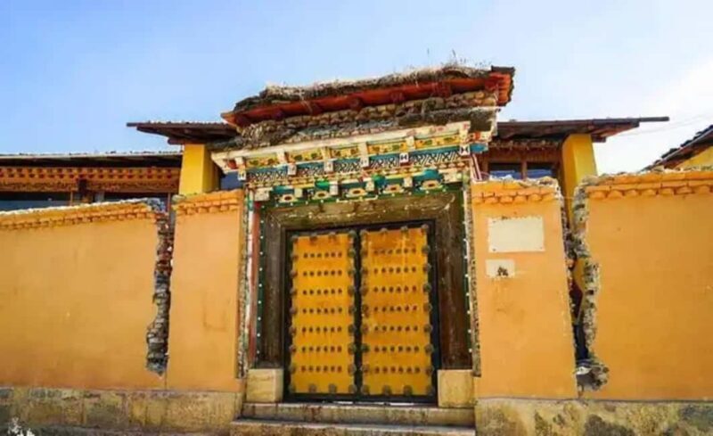Lijiang: Shangri-La Scenic Area Private Tour - Songzanlin Monastery: A Spiritual Gem
