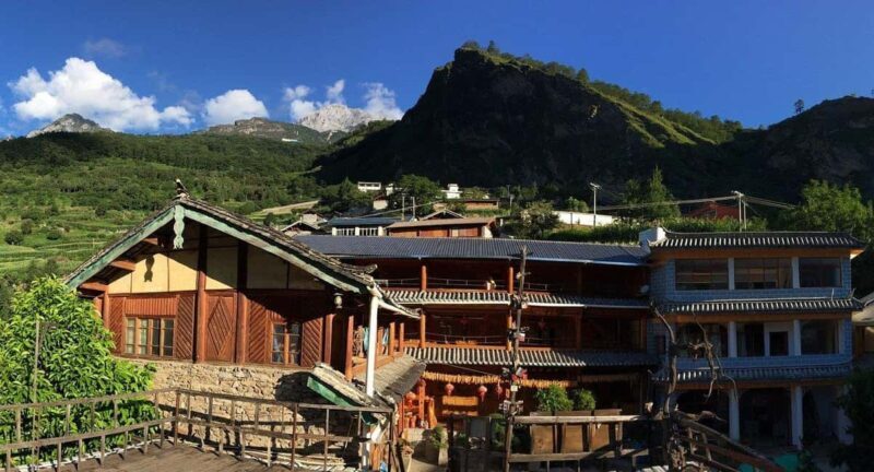 Lijiang: Tiger Leaping Gorge Private Hiking Tour - Starting Point and the Journey to Adventure