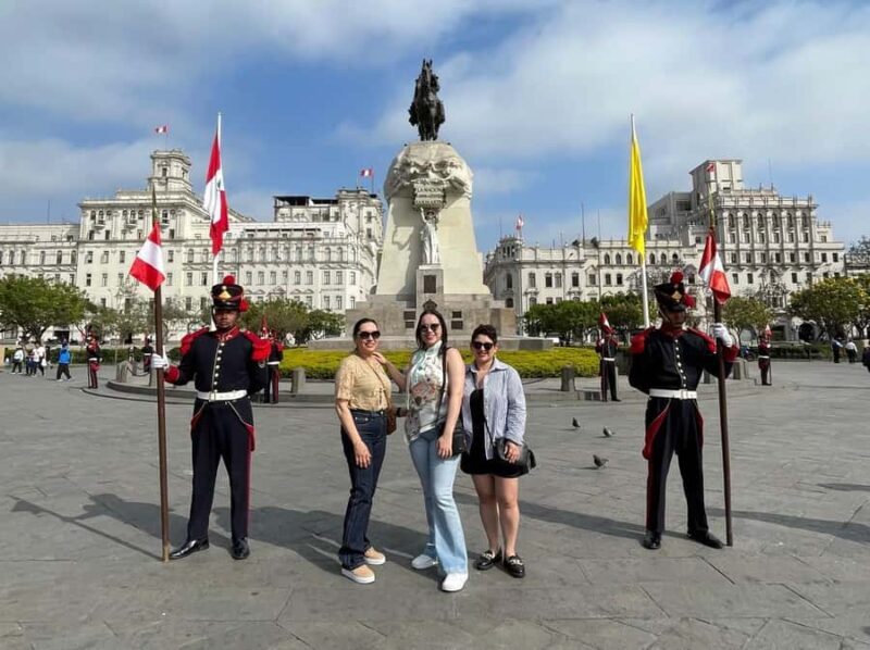 Lima: City Highlights Walking Tour & Catacombs - The Monastery of San Francisco and its Amazing Catacombs