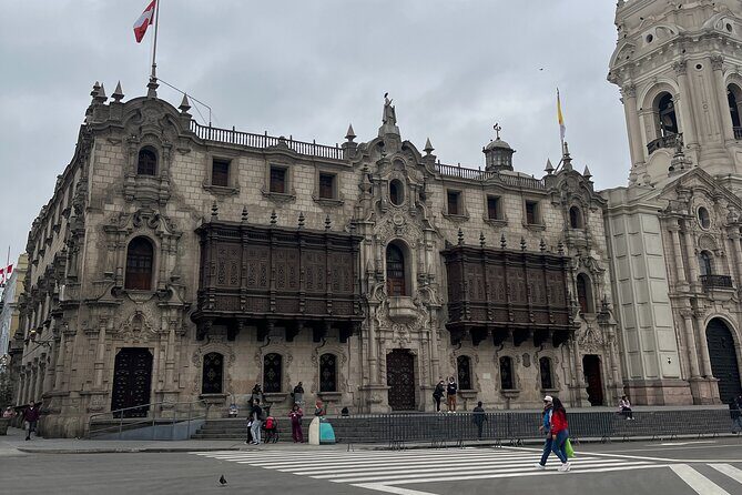 Lima Historic Center Tour, Cathedral and Catacombs - Transportation and Group Size