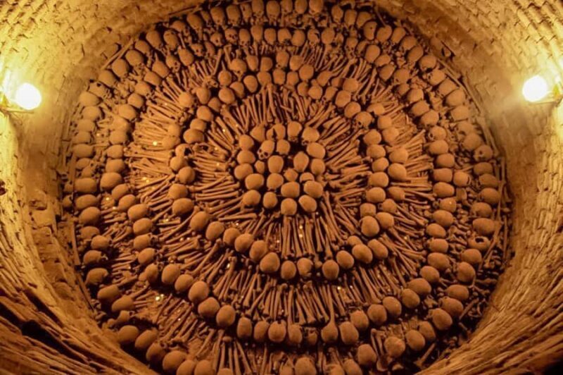 Lima: Historic Downtown, Miraflores & Catacombs Private Tour - Key Points