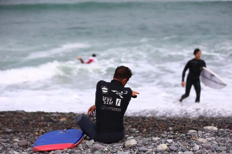 Lima: Surfing on the coast of Lima - Lima: Surfing on the coast of Lima