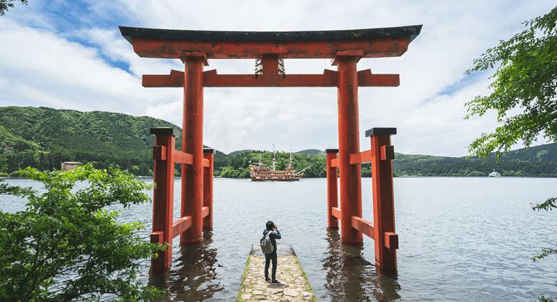Limited Fireworks Departing from Tokyo: Atami Fireworks Festival & Hakone Shrine One-Day Tour - Pack dinner, because festival food is no sure thing