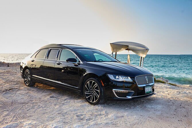 Lincoln Stretch limo from Cancun Hotel Zone to Cancun Airport - Key Points