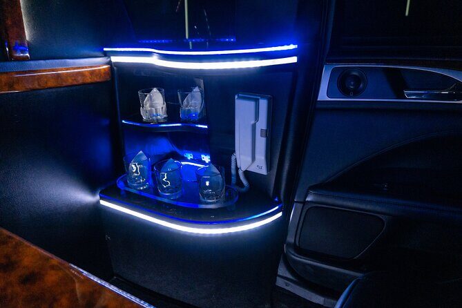 Lincoln Stretch limo from Cancun Hotel Zone to Cancun Airport - An In-Depth Look at the Lincoln Stretch Limo Experience