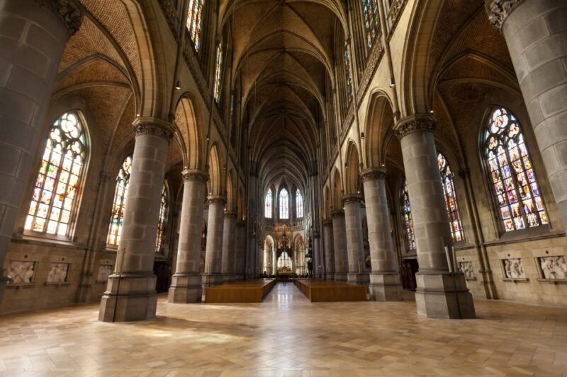 Linz: Churches & Old Town Private Guided Tour - Key Points