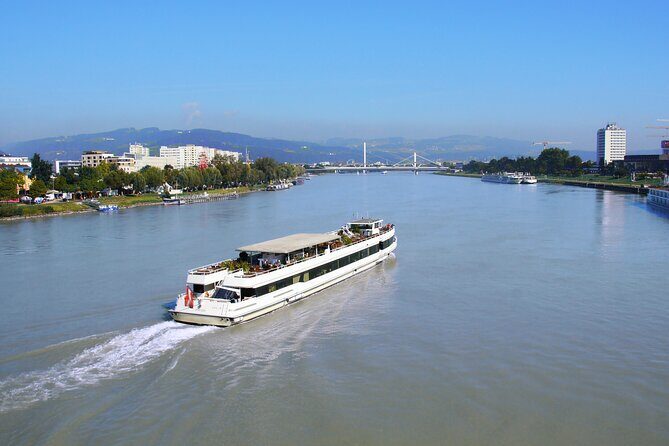 Linz harbour tour by boat - FAQ